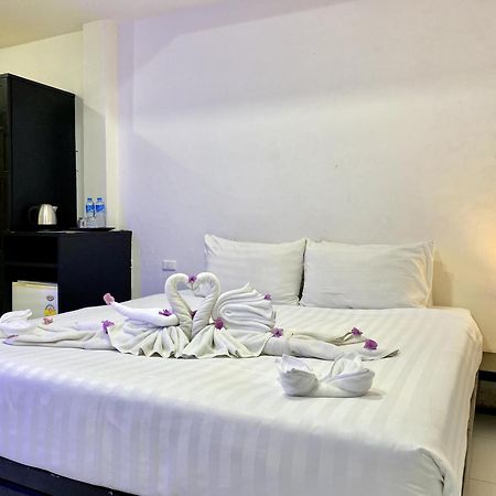 Beachwalk Patong Exterior photo