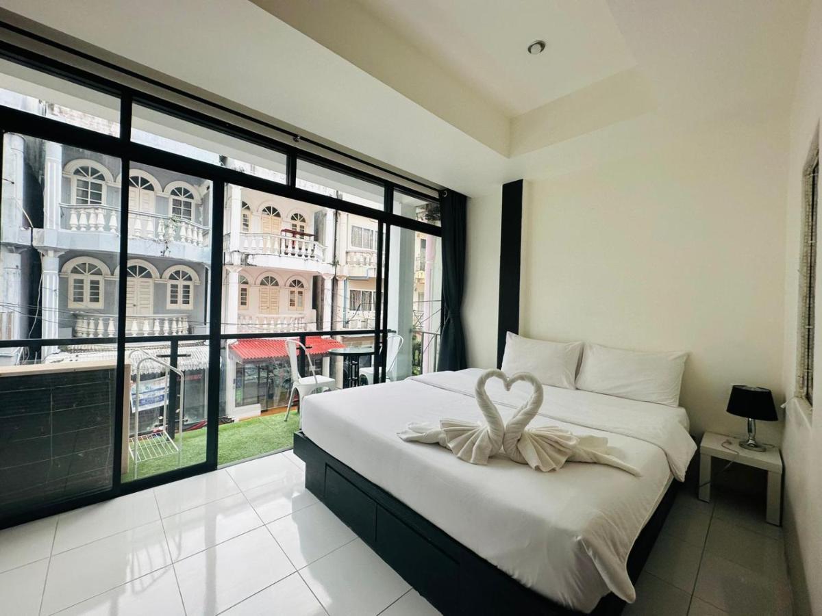 Beachwalk Patong Exterior photo