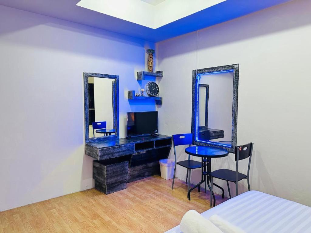 Beachwalk Patong Exterior photo