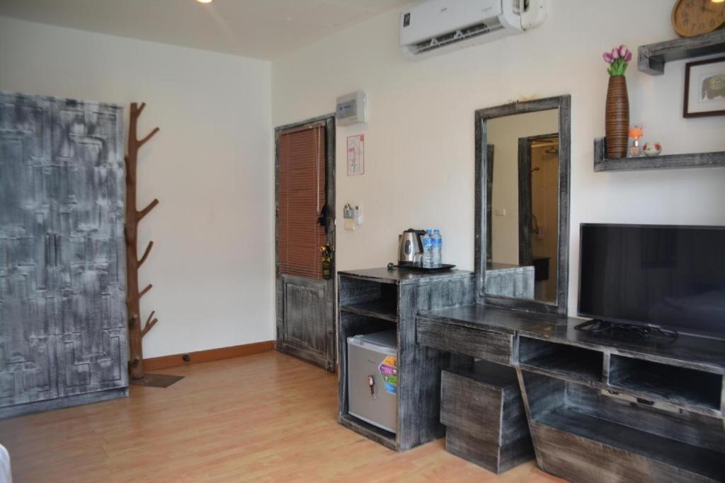 Beachwalk Patong Exterior photo